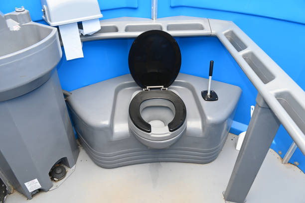 Porta potty delivery and setup in Kettle Falls, WA